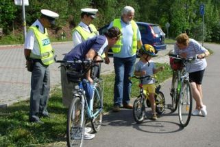 Musí cyklista sesednout z kola na přechodu pro chodce? Pozor, je to jinak